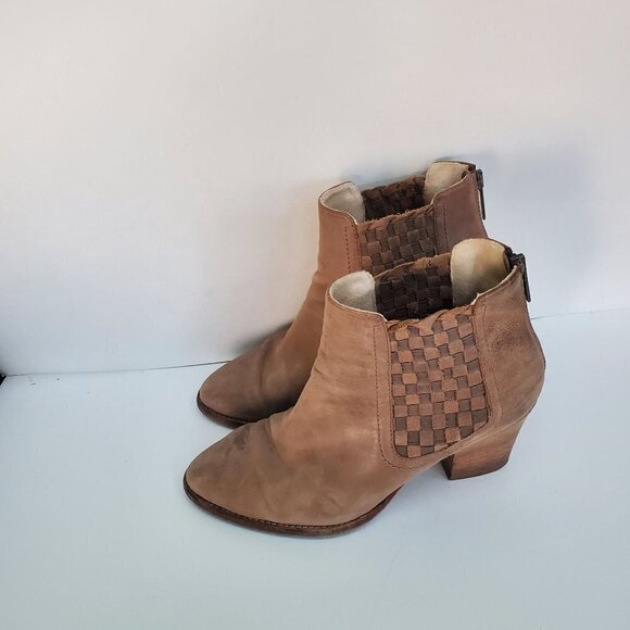 Aquatalia Frannie Weatherproof Suede Booties Size 9.5 - Picture 4 of 8